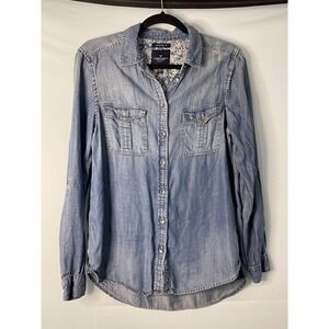American Eagle Outfitters Boyfriend Fit Denim Shirt Blue Light Wash‎ Sleeves M